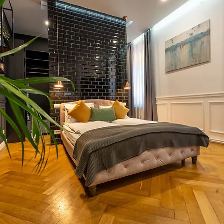 Maison Noir *