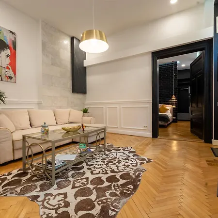 Maison Noir Apartment Brasov