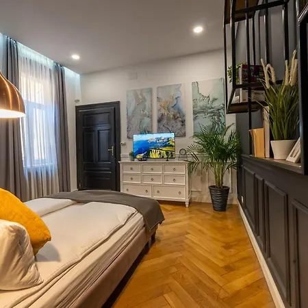 Apartment Maison Noir