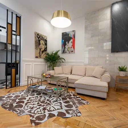 Maison Noir Apartment *