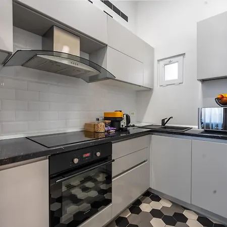 Maison Noir Apartment *