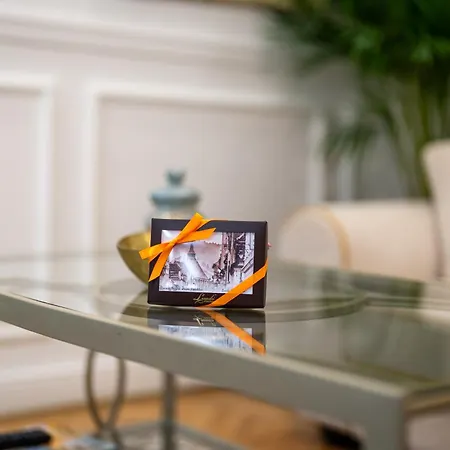 Maison Noir Apartment *